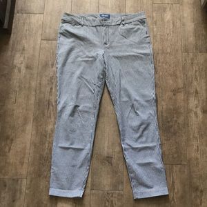 Old Navy Women’s Pixie Pants, Size 14 Long